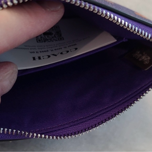 NWT Coach Purple Floral Wristlet - Picture 5 of 6